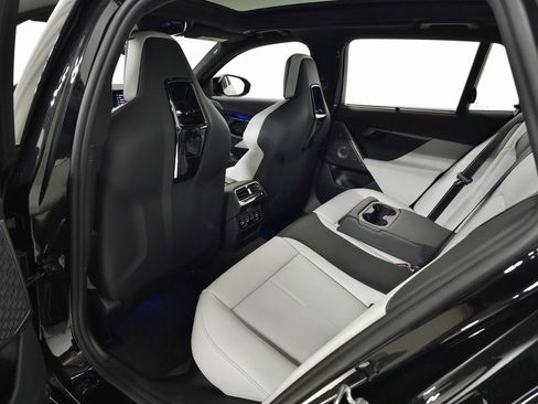 New 2026 BMW M5 Touring image 37