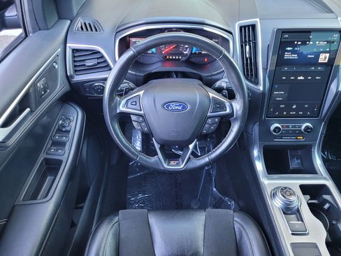 Used 2021 Ford Edge ST image 11
