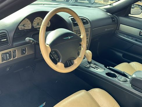 Used 2005 Ford Thunderbird RWD image 13