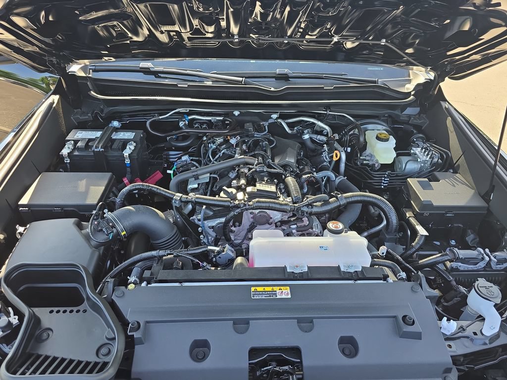 Used 2025 Toyota Tacoma TRD Sport AWD/4WD image 30