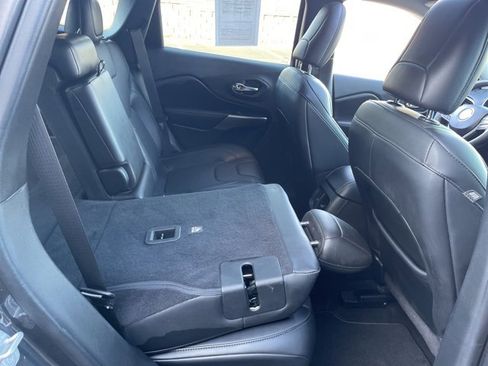 Used 2022 Jeep Cherokee Limited image 65