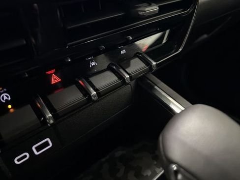 Certified 2024 GMC Canyon Elevation w/ Convenience Package image 28