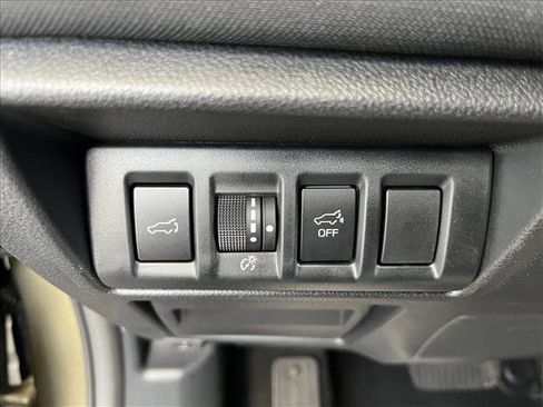 Used 2025 Subaru Outback Premium AWD/4WD image 24