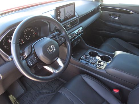 Used 2025 Honda Pilot Touring image 18