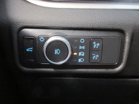 Certified 2022 Ford Explorer XLT w/ Equipment Group 202A image 35