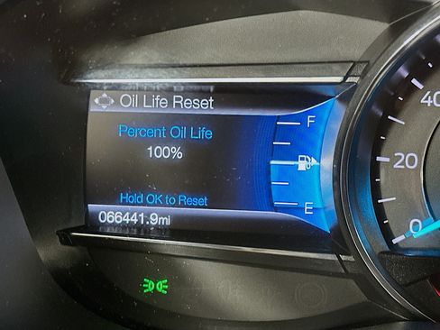 Used 2018 Ford Explorer XLT w/ Equipment Group 202A AWD/4WD image 19