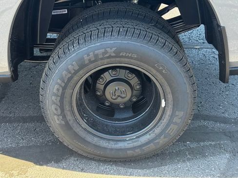 New 2026 RAM 3500 Tradesman AWD/4WD image 11