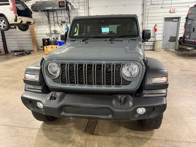 Used 2025 Jeep Wrangler Unlimited Sport w/ Convenience Group AWD/4WD image 39