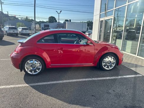 Used 2019 Volkswagen Beetle 2.0T SE w/ SE Premium Package FWD image 5