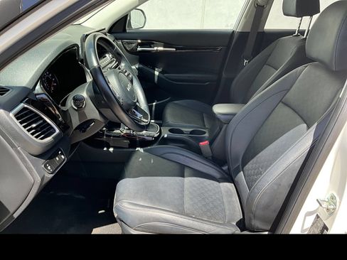 Used 2022 Kia Seltos EX AWD/4WD image 2
