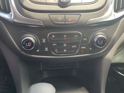 Used 2024 Chevrolet Equinox LT FWD image 20