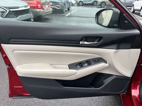 Used 2025 Nissan Altima 2.5 SV image 20