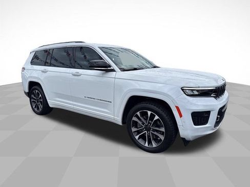 Used 2021 Jeep Grand Cherokee L Overland w/ Luxury Tech Group IV AWD/4WD image 3