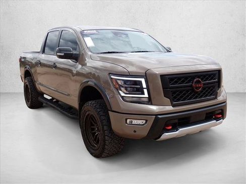 Used 2024 Nissan Titan PRO-4X w/ Pro-4x Convenience Package AWD/4WD image 6