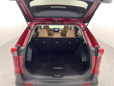 Certified 2022 Toyota RAV4 XLE image 35