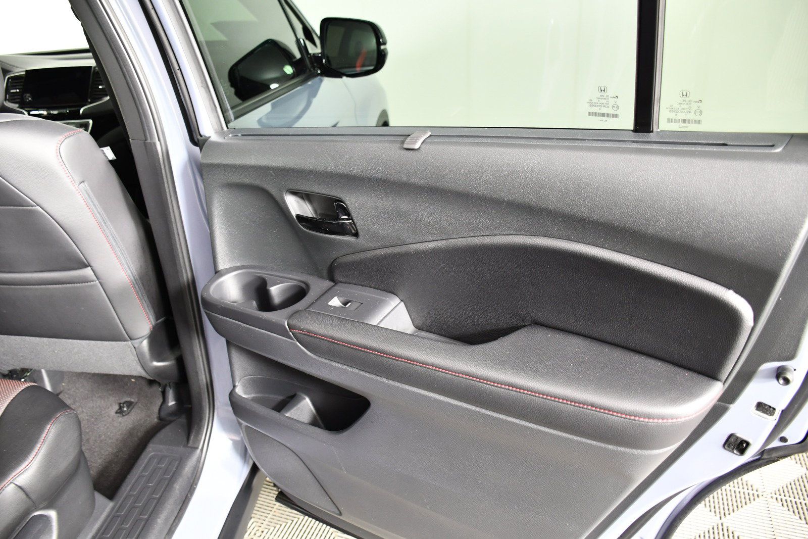 Used 2024 Honda Passport Black Edition image 45