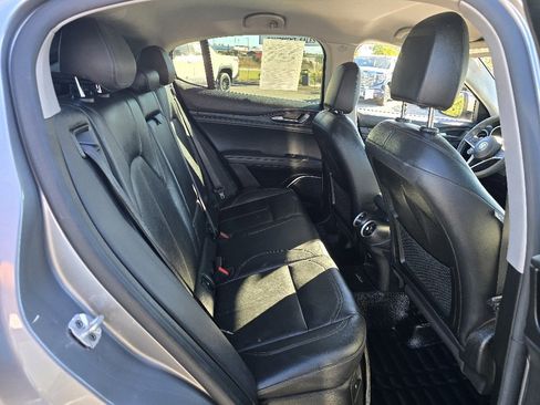Used 2018 Alfa Romeo Stelvio AWD image 13