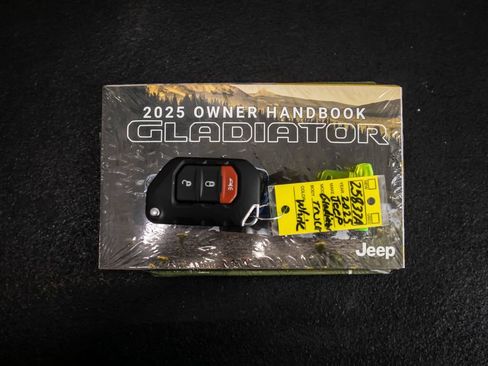 Used 2025 Jeep Gladiator Sport AWD/4WD image 48
