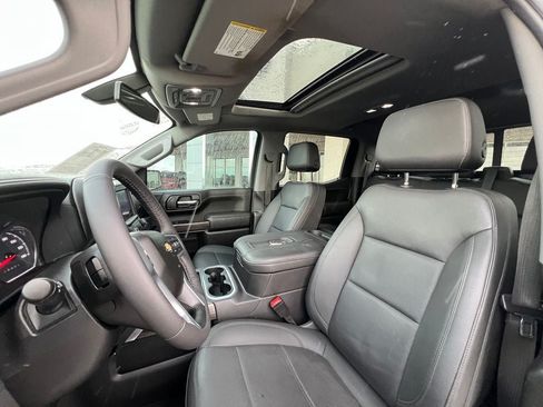 Used 2022 Chevrolet Silverado 1500 LTZ w/ LTZ Convenience Package II RWD image 7