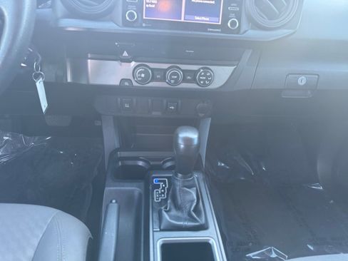 Used 2020 Toyota Tacoma SR w/ SR Convenience Package image 15