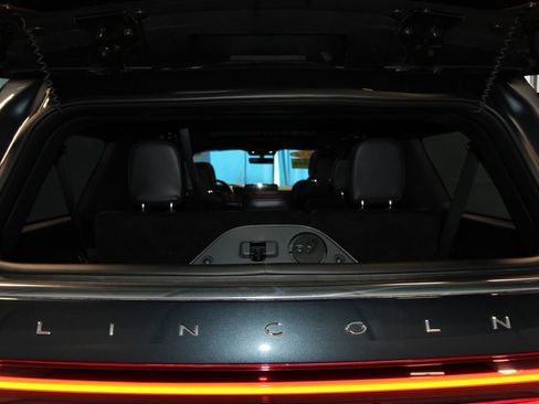 Used 2024 Lincoln Navigator L Reserve AWD/4WD image 41