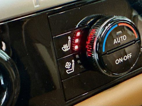 New 2026 Nissan Pathfinder Platinum image 22