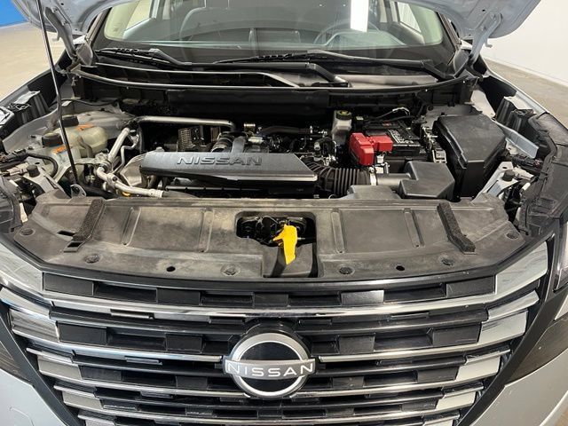 Used 2024 Nissan Rogue S AWD/4WD image 9