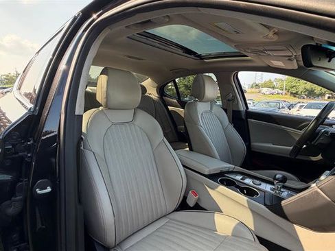 Used 2019 Genesis G70 2.0T Advanced w/ Elite Package RWD image 16