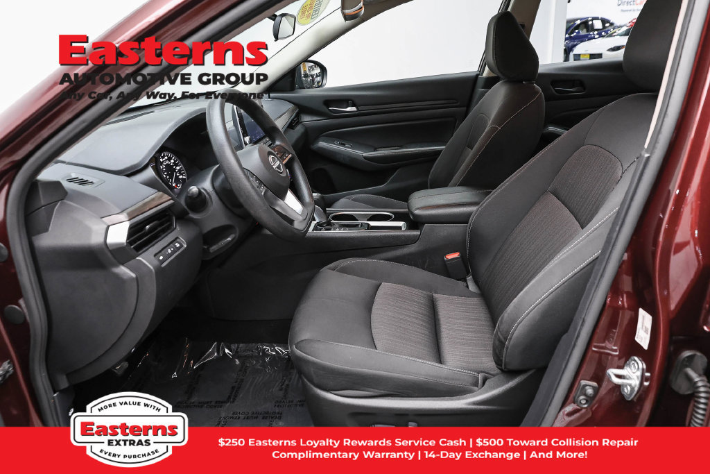 Used 2024 Nissan Altima 2.5 SV FWD image 15