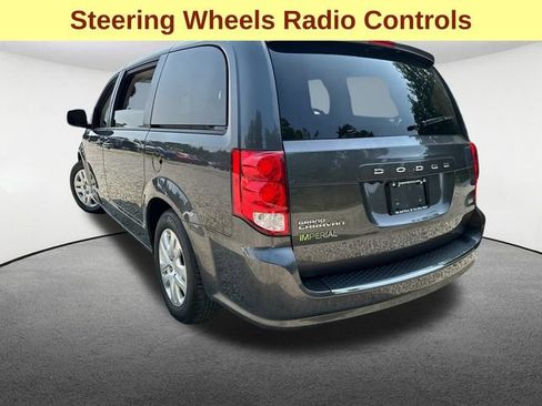 Used 2018 Dodge Grand Caravan SE w/ UConnect Hands-Free Group FWD image 10
