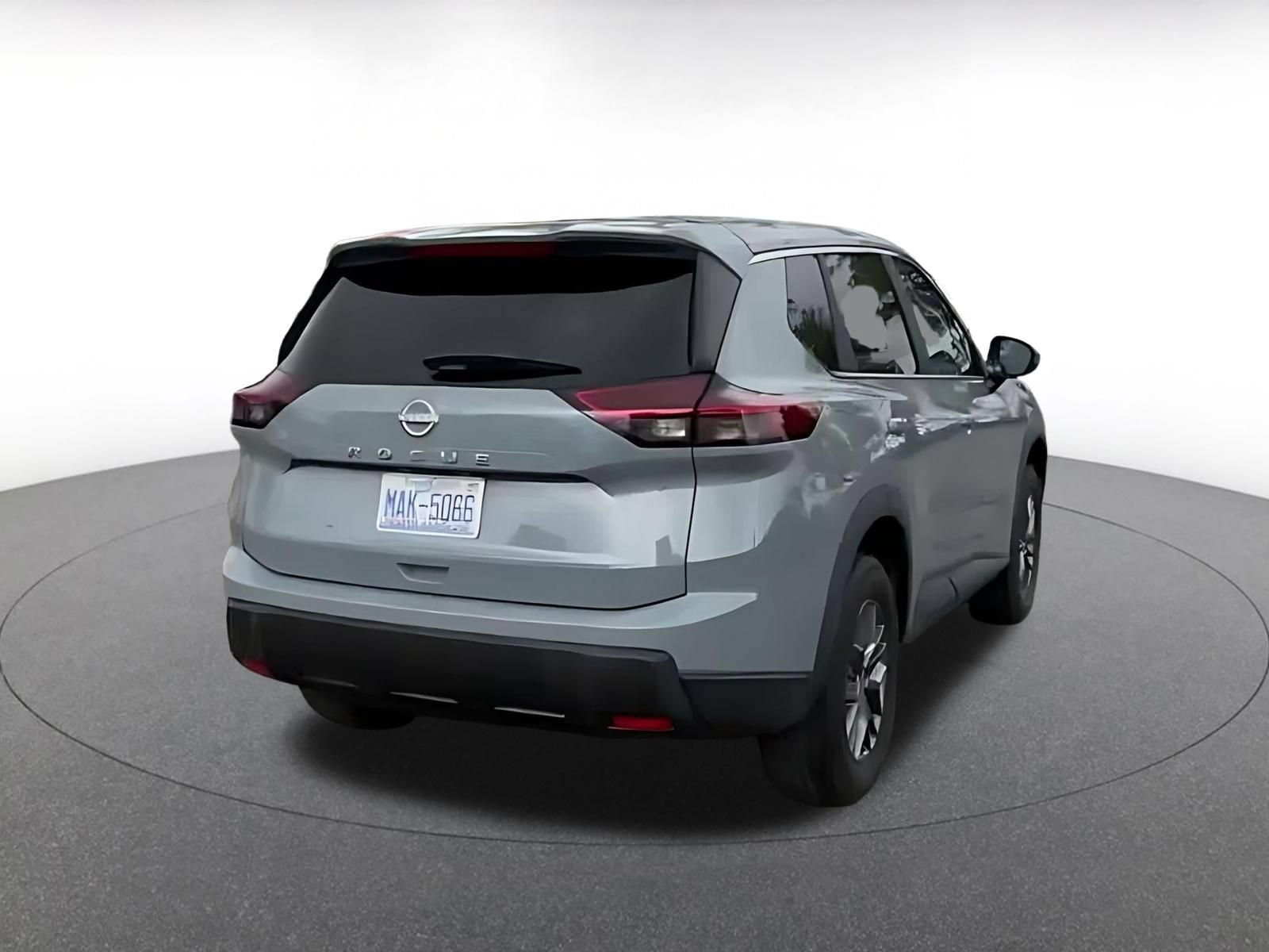 Used 2026 Nissan Rogue SV FWD image 13