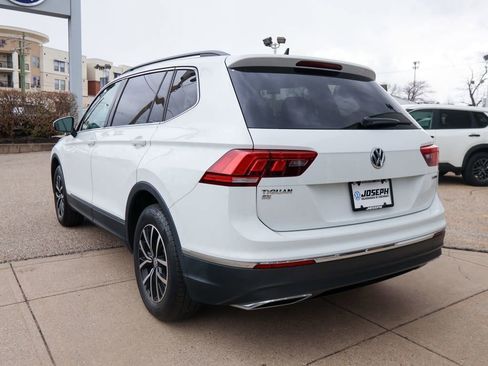 Used 2021 Volkswagen Tiguan SE w/ Panoramic Sunroof Package image 3
