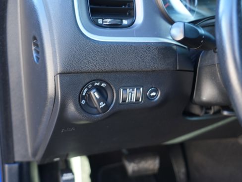 Used 2019 Dodge Charger SXT w/ Blacktop Package image 16