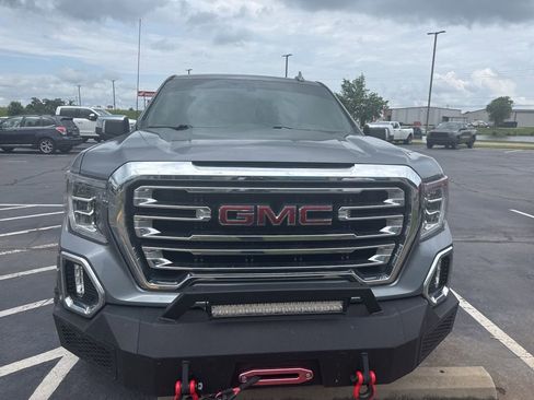 Used 2021 GMC Sierra 1500 SLT AWD/4WD image 2