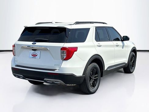 Used 2022 Ford Explorer XLT w/ Equipment Group 202A AWD/4WD image 5