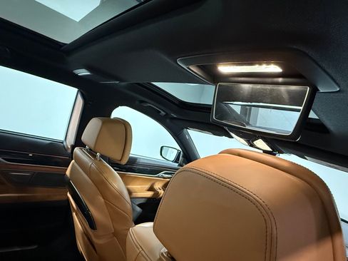 Used 2022 BMW 740i xDrive w/ M Sport Package image 78