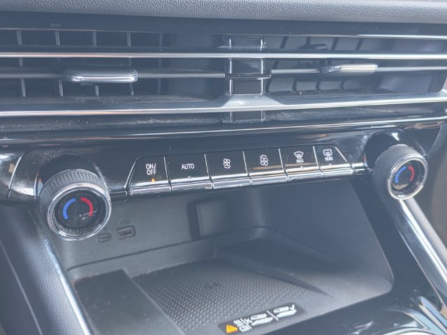 Used 2026 Chevrolet Traverse LT FWD image 21