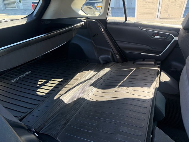 Used 2019 Toyota RAV4 XLE w/ Convenience Package AWD/4WD image 12