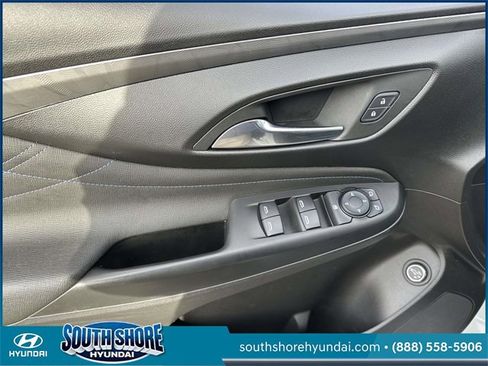 Used 2025 Buick Envista Sport Touring w/ Convenience I Package image 17