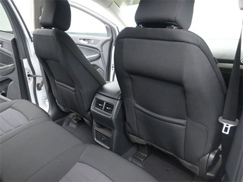 Used 2024 Ford Edge SE image 27