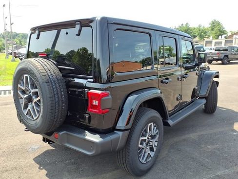 New 2026 Jeep Wrangler Unlimited Sahara AWD/4WD image 3