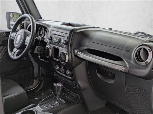 Used 2015 Jeep Wrangler Unlimited Sport w/ Connectivity Group AWD/4WD image 19