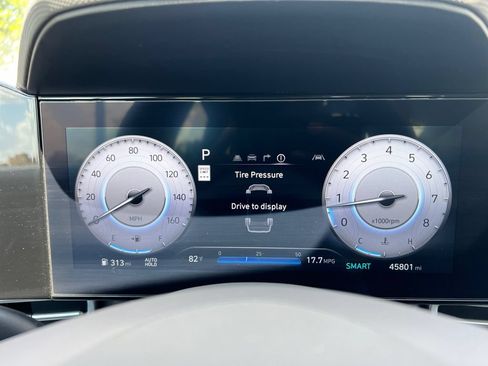 Used 2025 Hyundai Elantra SEL FWD image 21
