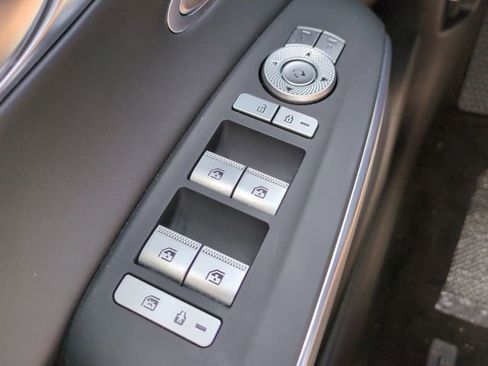 Certified 2024 Genesis Electrified GV70 Advanced image 4