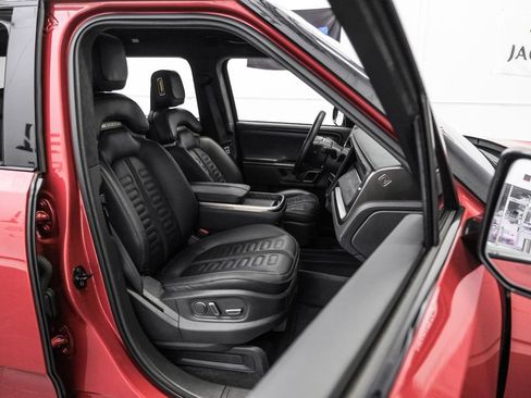Used 2023 Rivian R1S Adventure AWD/4WD image 25