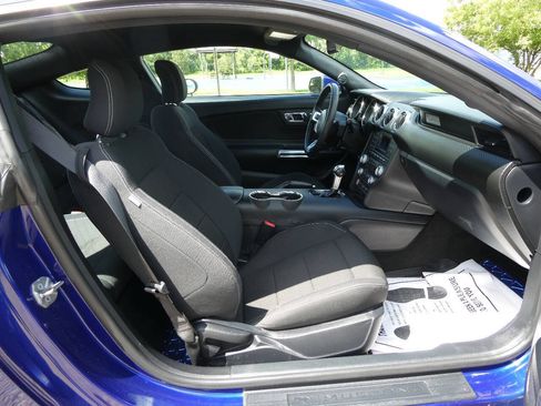 Used 2015 Ford Mustang Coupe RWD image 24