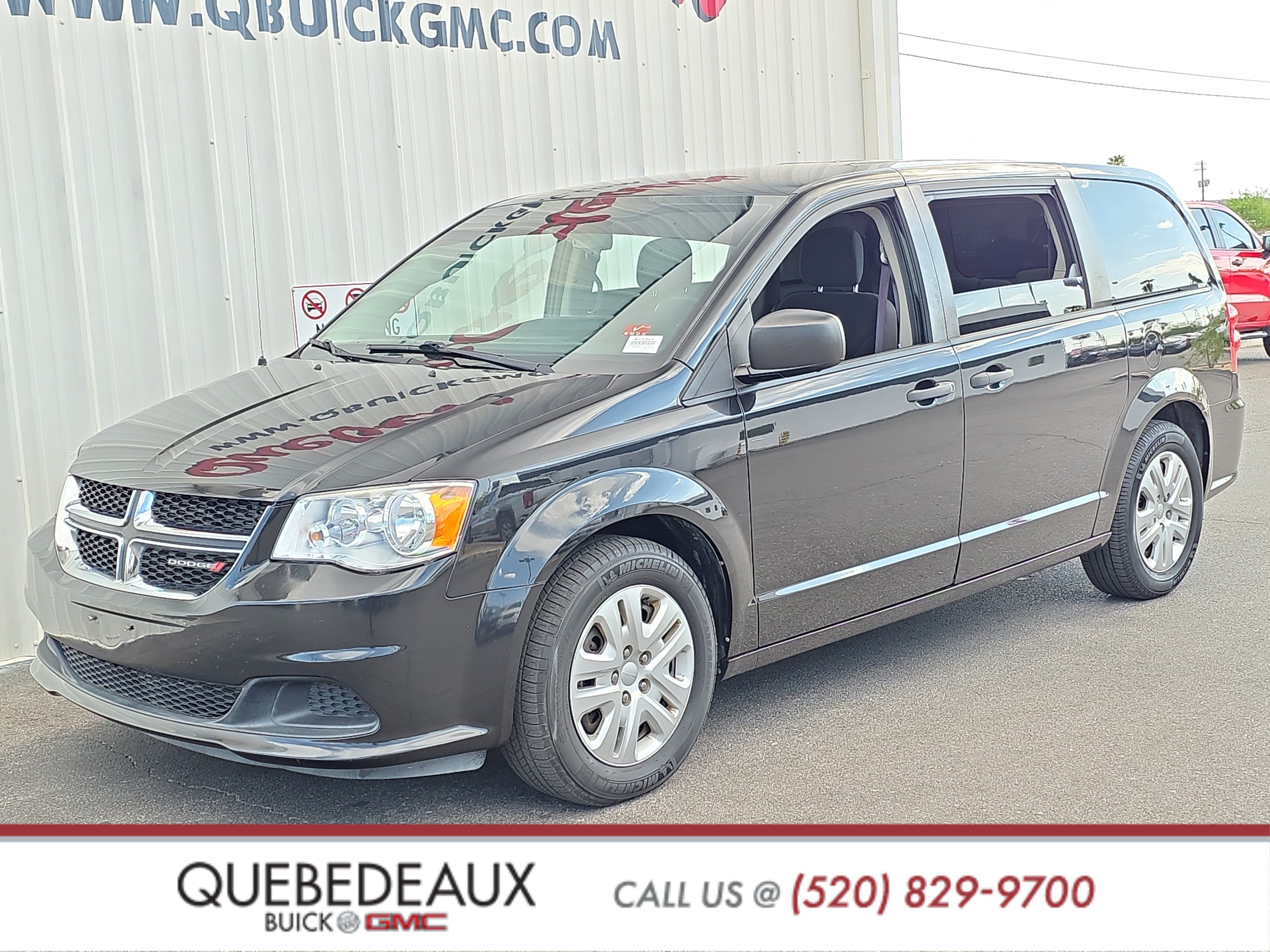 Used 2019 Dodge Grand Caravan SE w/ UConnect Hands-Free Group FWD image 3