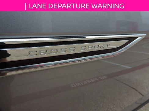 Used 2024 Volkswagen Atlas Cross Sport SE FWD image 16