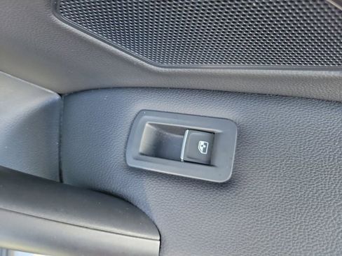 Certified 2023 Volkswagen Tiguan SE R-Line image 12