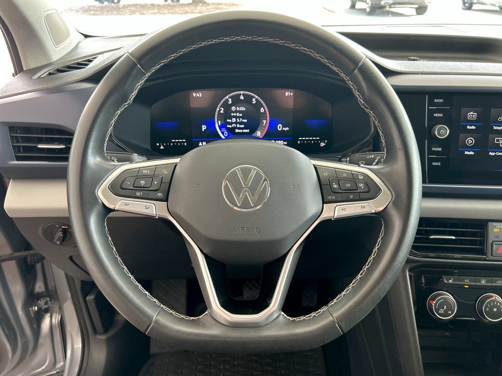 Certified 2023 Volkswagen Taos SE FWD image 14